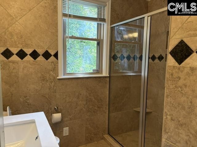 3025 Forest Drive  Photo 16