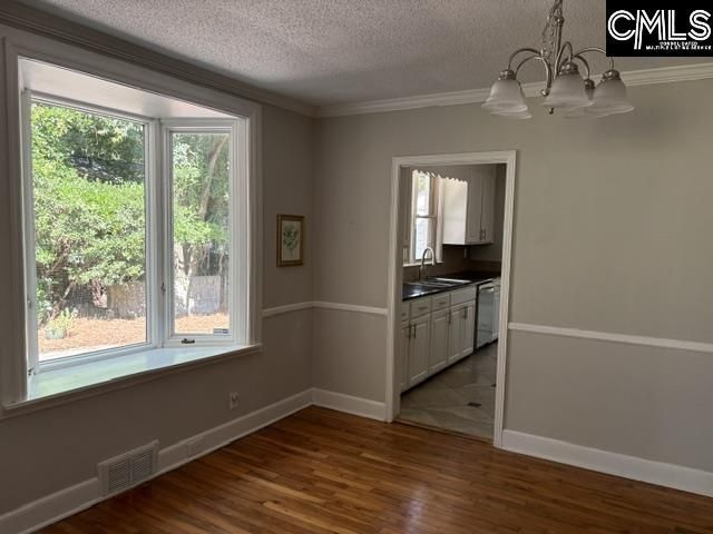 3025 Forest Drive  Photo 9