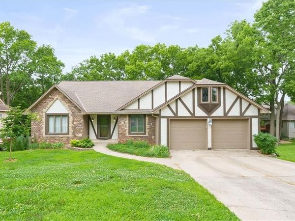 5768 Bower Street, Kansas City, MO 64133