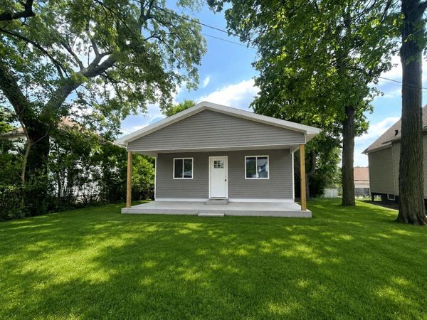 1111 Lansing Avenue, Jackson, MI 49202