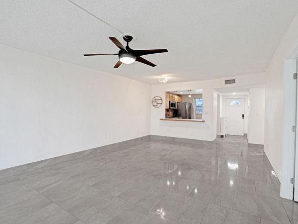 8301 Sands Point Boulevard, Unit S102, Tamarac, FL 33321