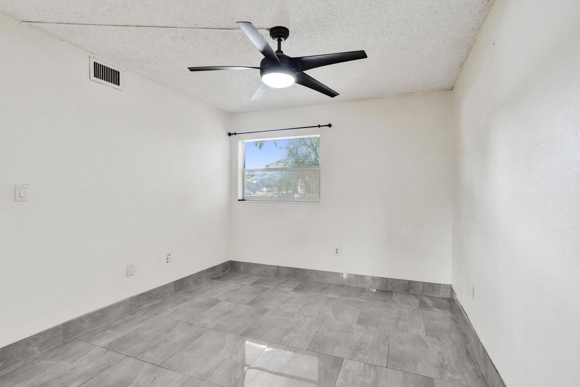 8301 Sands Point Boulevard, Unit S102, Tamarac, FL 33321 Photo