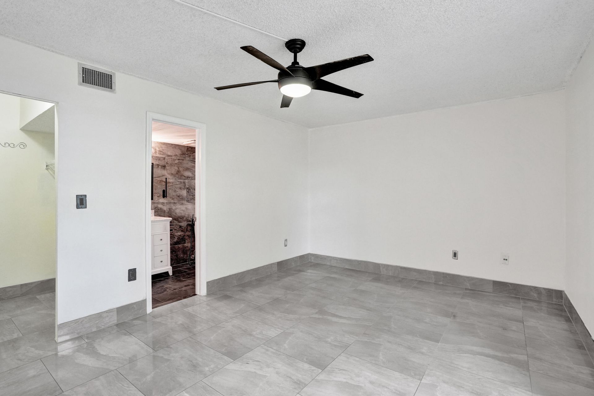 8301 Sands Point Boulevard, Unit S102, Tamarac, FL 33321 Photo