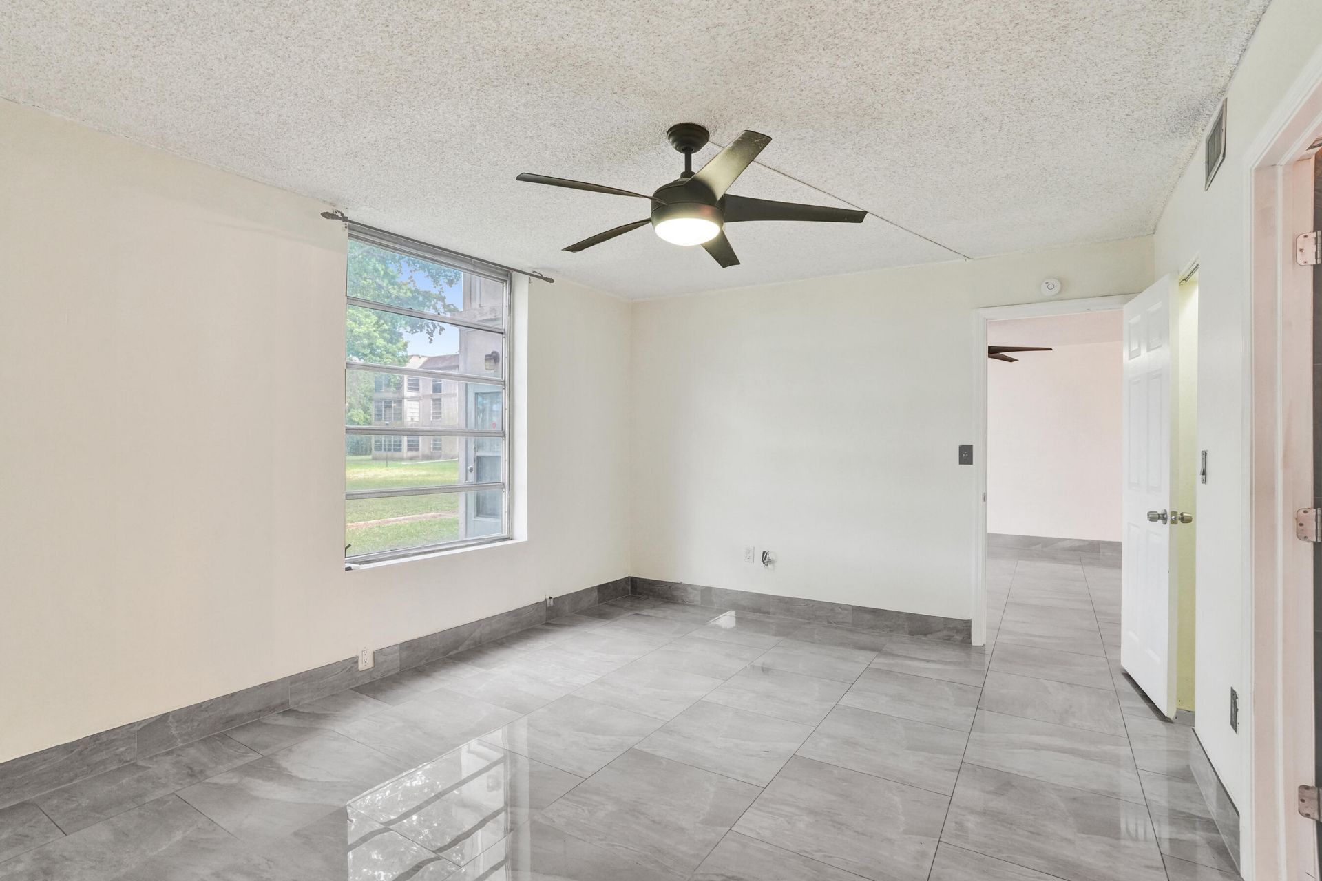 8301 Sands Point Boulevard, Unit S102, Tamarac, FL 33321 Photo