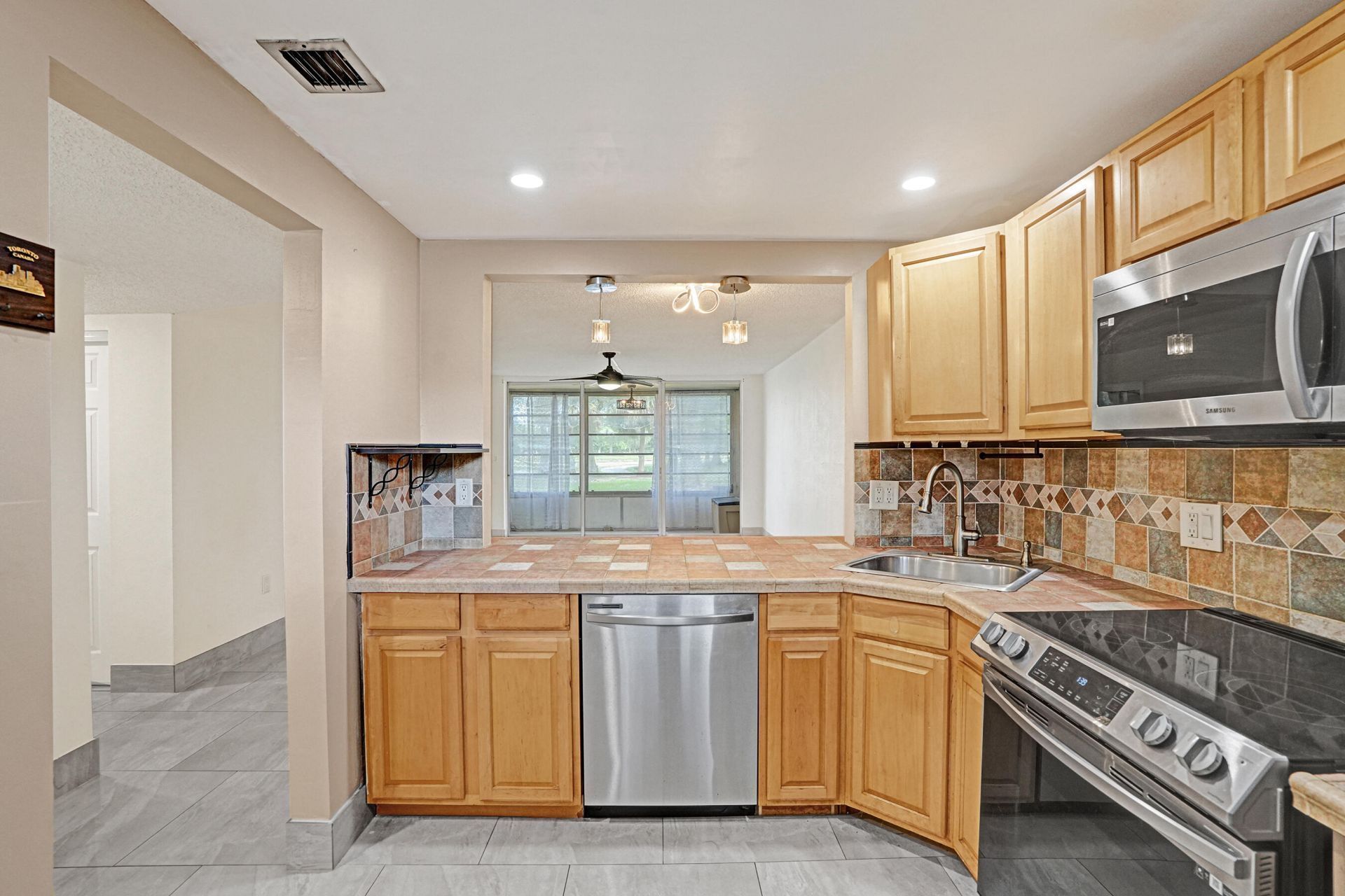 8301 Sands Point Boulevard, Unit S102, Tamarac, FL 33321 Photo