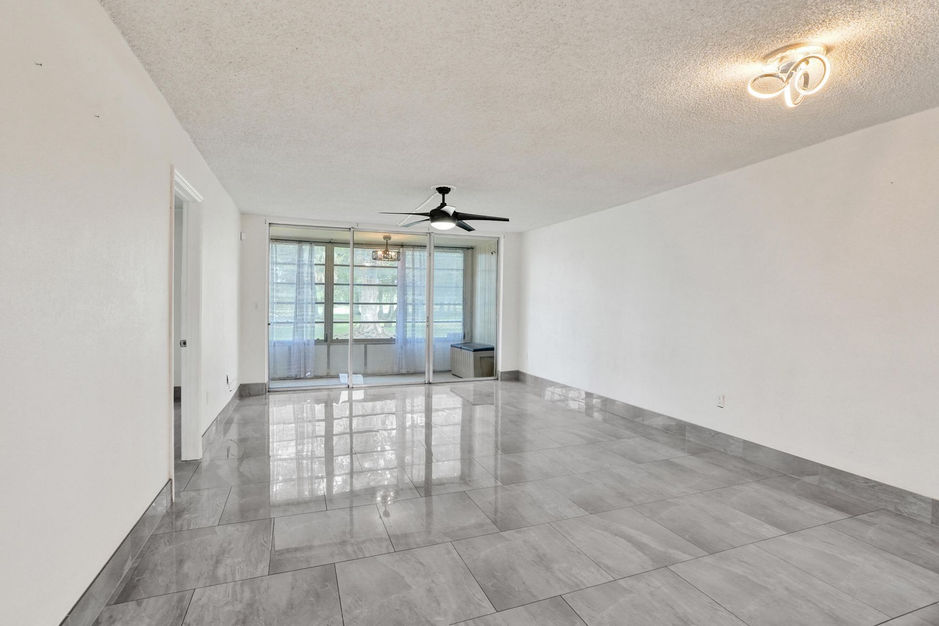 8301 Sands Point Boulevard, Unit S102, Tamarac, FL 33321 Photo