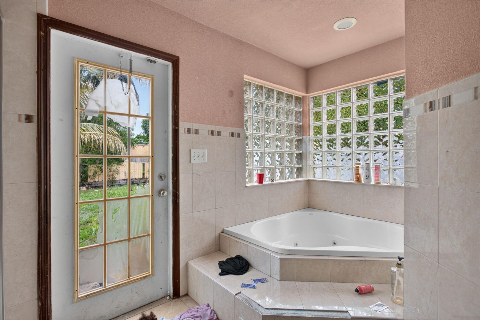 4390 NW 35th Avenue, Lauderdale Lakes, FL 33309 Photo