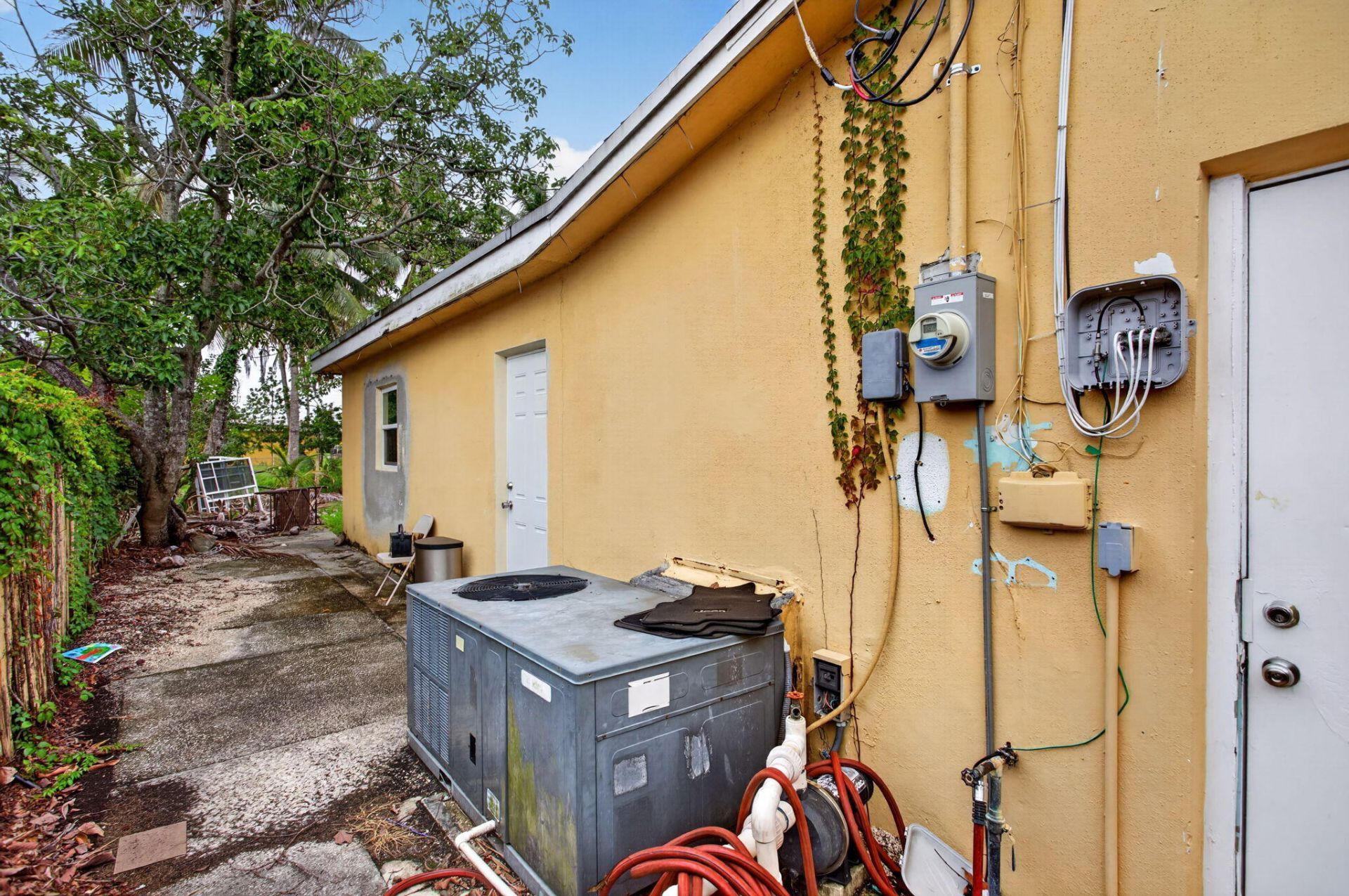 4390 NW 35th Avenue, Lauderdale Lakes, FL 33309 Photo