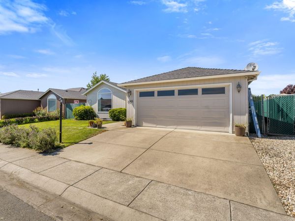 2343 New Haven Drive, Central Point, OR 97502