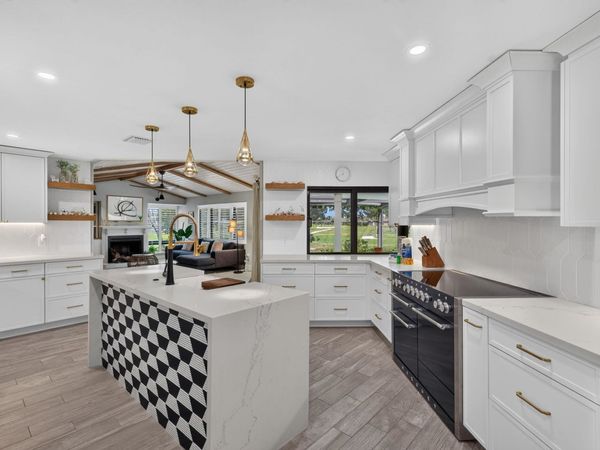 1206 Par View Dr, Sanibel, FL 33957