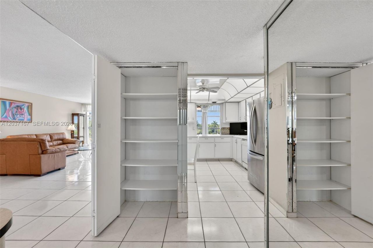 601 Three Islands Blvd , Unit 403, Hallandale Beach, FL 33009 Photo