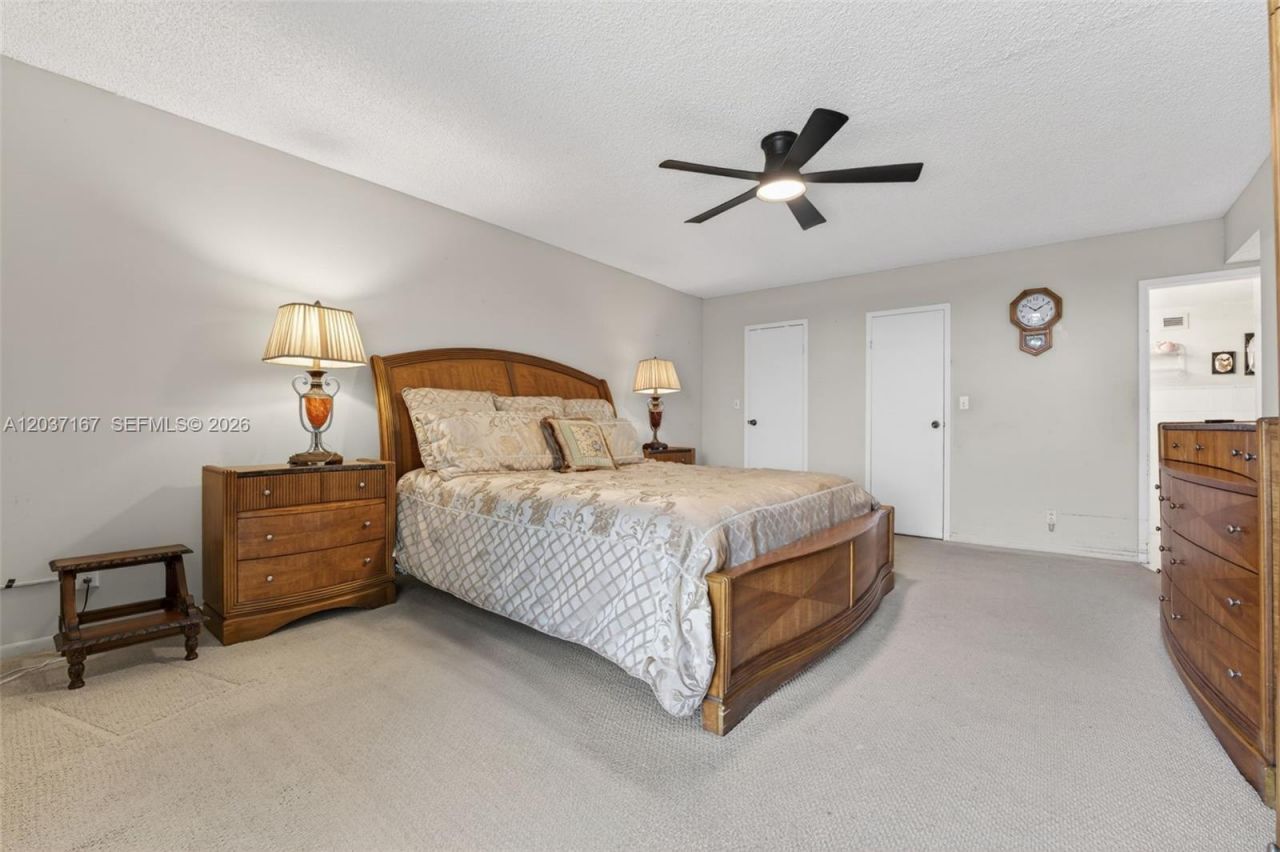 601 Three Islands Blvd , Unit 403, Hallandale Beach, FL 33009 Photo