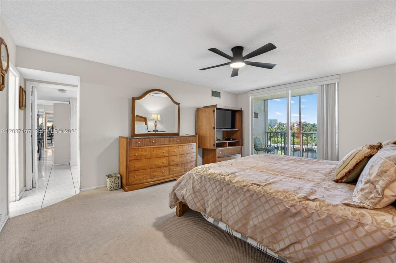 601 Three Islands Blvd , Unit 403, Hallandale Beach, FL 33009 Photo