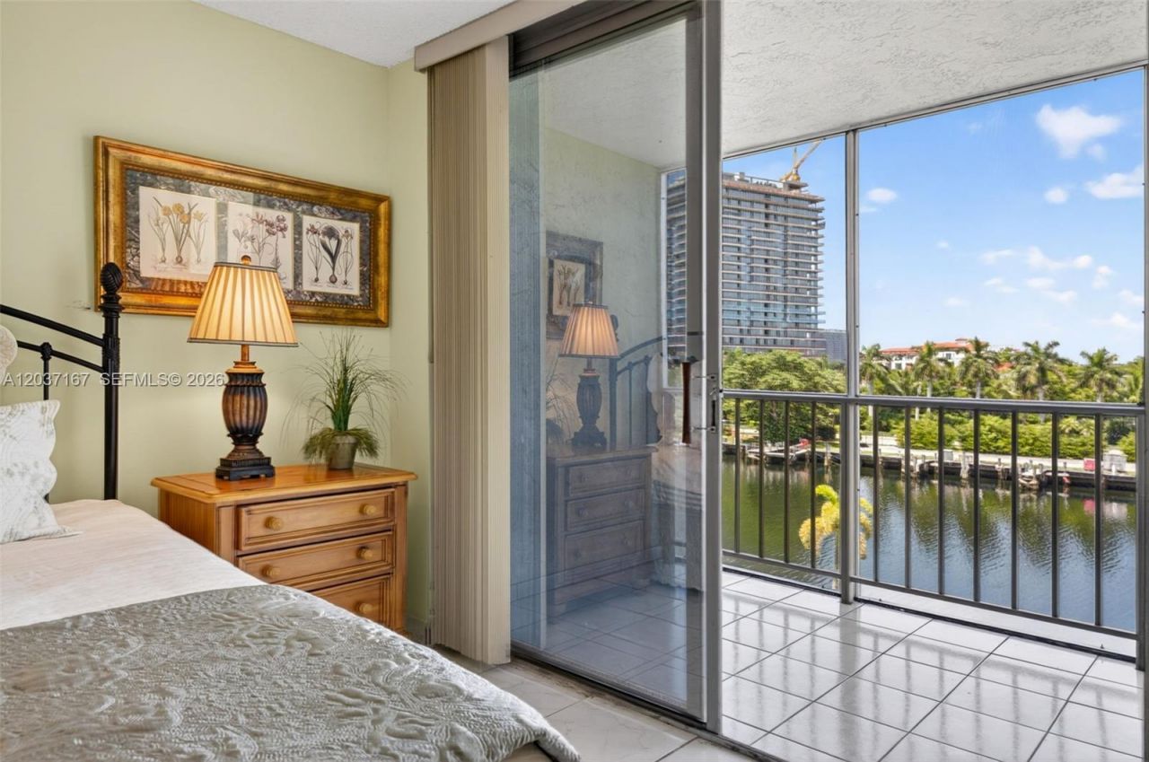 601 Three Islands Blvd , Unit 403, Hallandale Beach, FL 33009 Photo