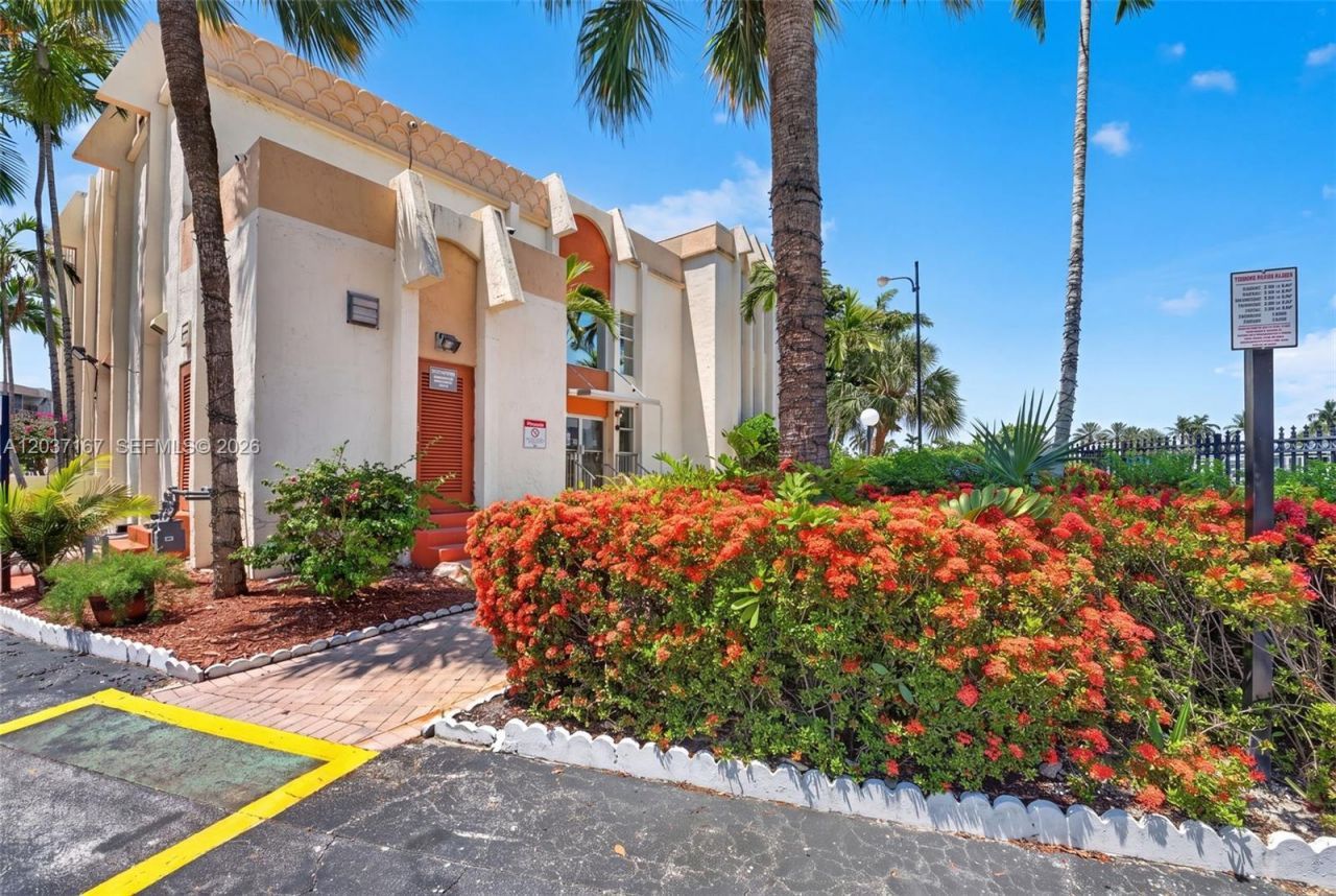 601 Three Islands Blvd , Unit 403, Hallandale Beach, FL 33009 Photo