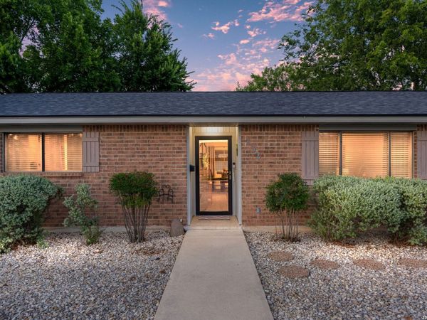 132 VILLAGE DR, Kerrville, TX 78028
