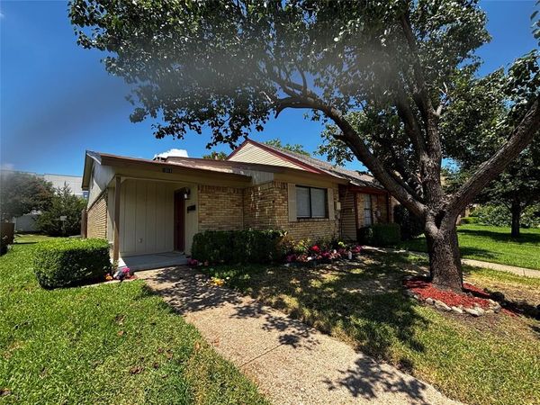 2011 Towngate Drive , Garland, TX 75041