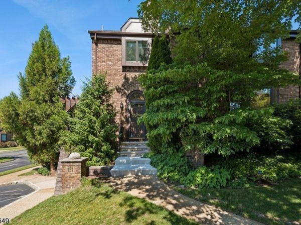 7 Christina Ct, Madison, NJ 07940