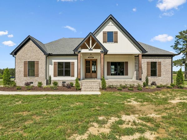 136 Summer Lake Dr , Summertown, TN 38483