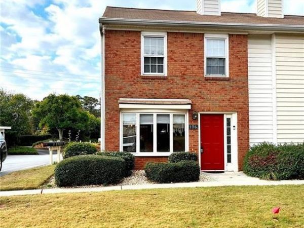 136 Old Ferry Way, Roswell, GA 30076