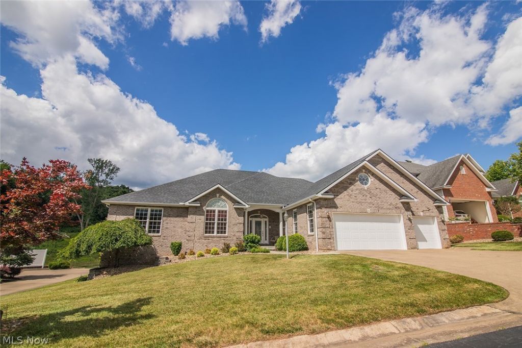 6 Wyndemere Court, Parkersburg, WV 26105 Main Photo