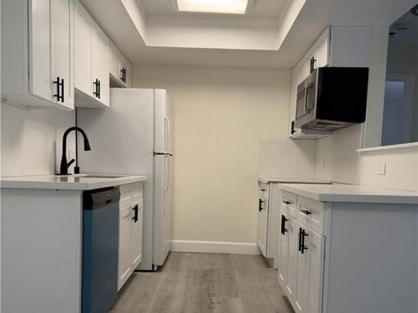 4200 VALLEY VIEW Boulevard, Unit 3043, Las Vegas, NV 89103