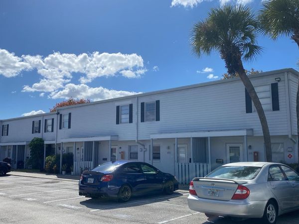 1820 Amberly Avenue, Unit T-10, Orlando, FL 32822