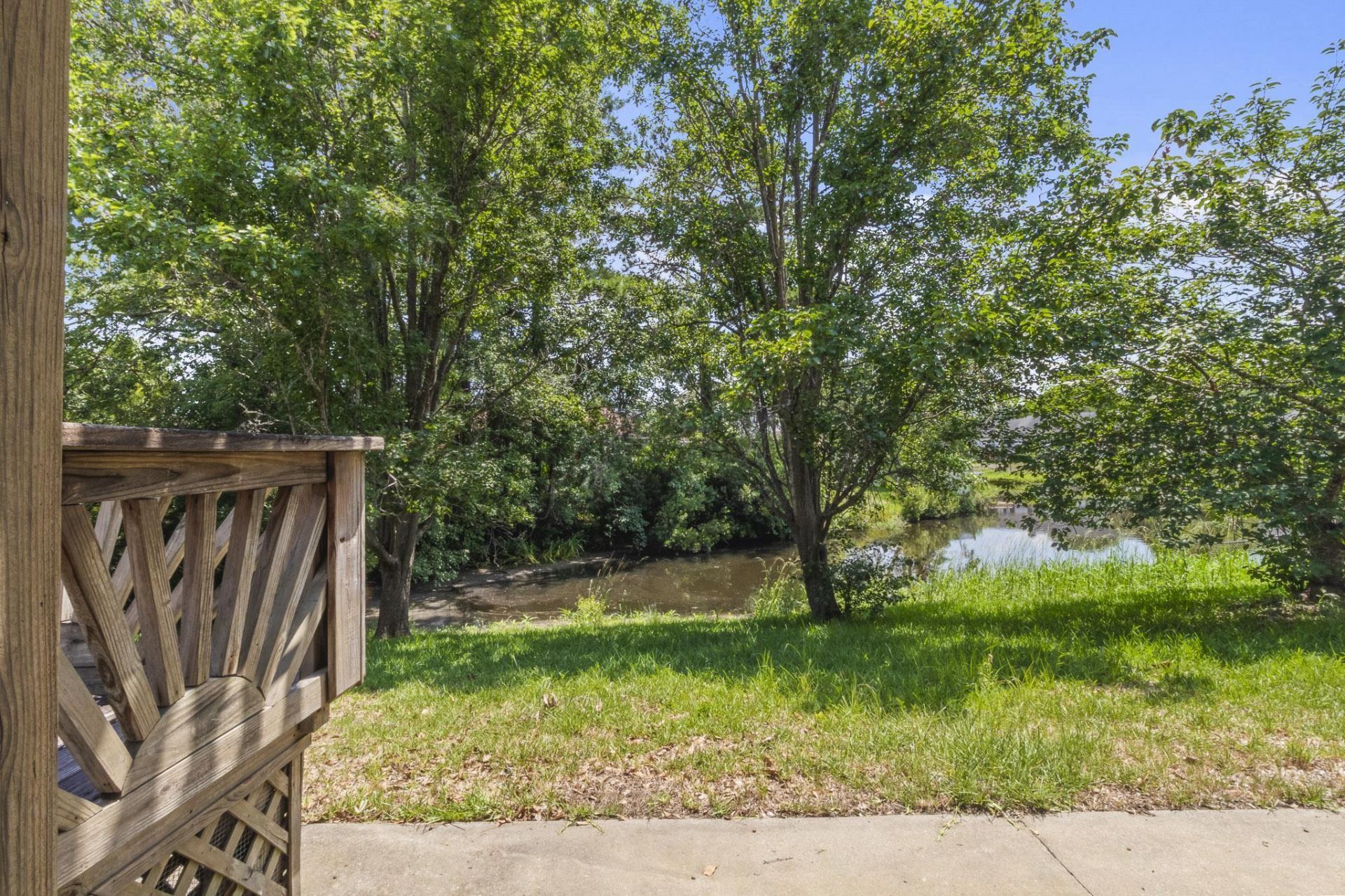 619 Blackstone Dr. Photo 11