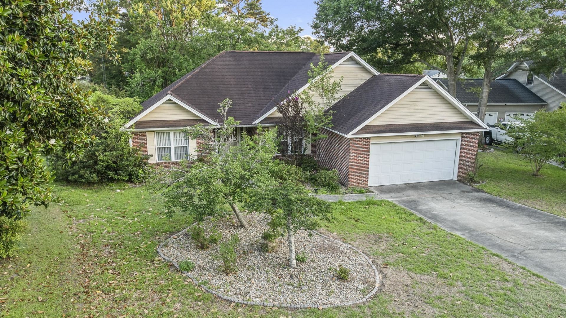 619 Blackstone Dr. Photo 5