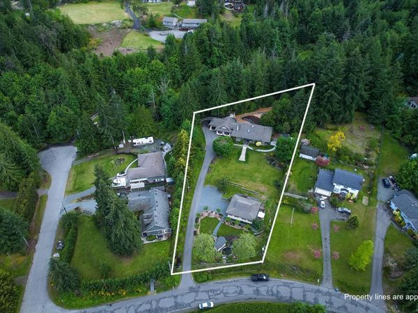 1582 Wilmot Ave , Shawnigan Lake, BC V0R 2W2