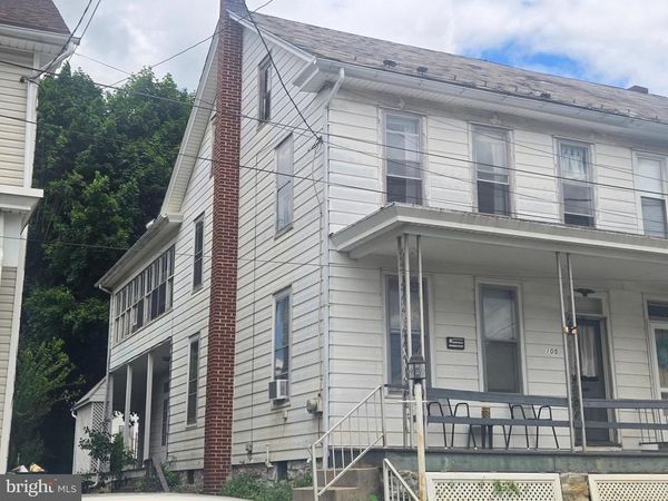 105 W SHERIDAN AVENUE , ANNVILLE, PA 17003