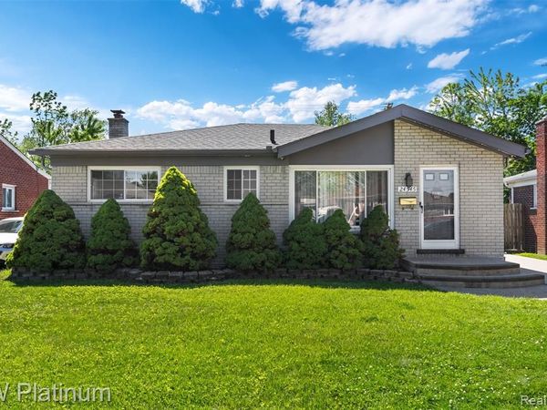 24545 Raven Avenue, Eastpointe, MI 48021