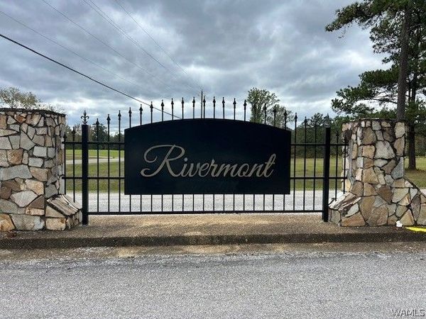 231 Pinecrest Lane , Pickensville, AL 35447