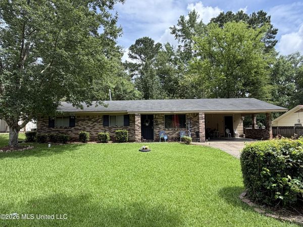 1920 Bienville Drive, Jackson, MS 39212