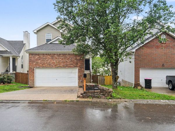2006 Lassiter Dr , Goodlettsville, TN 37072