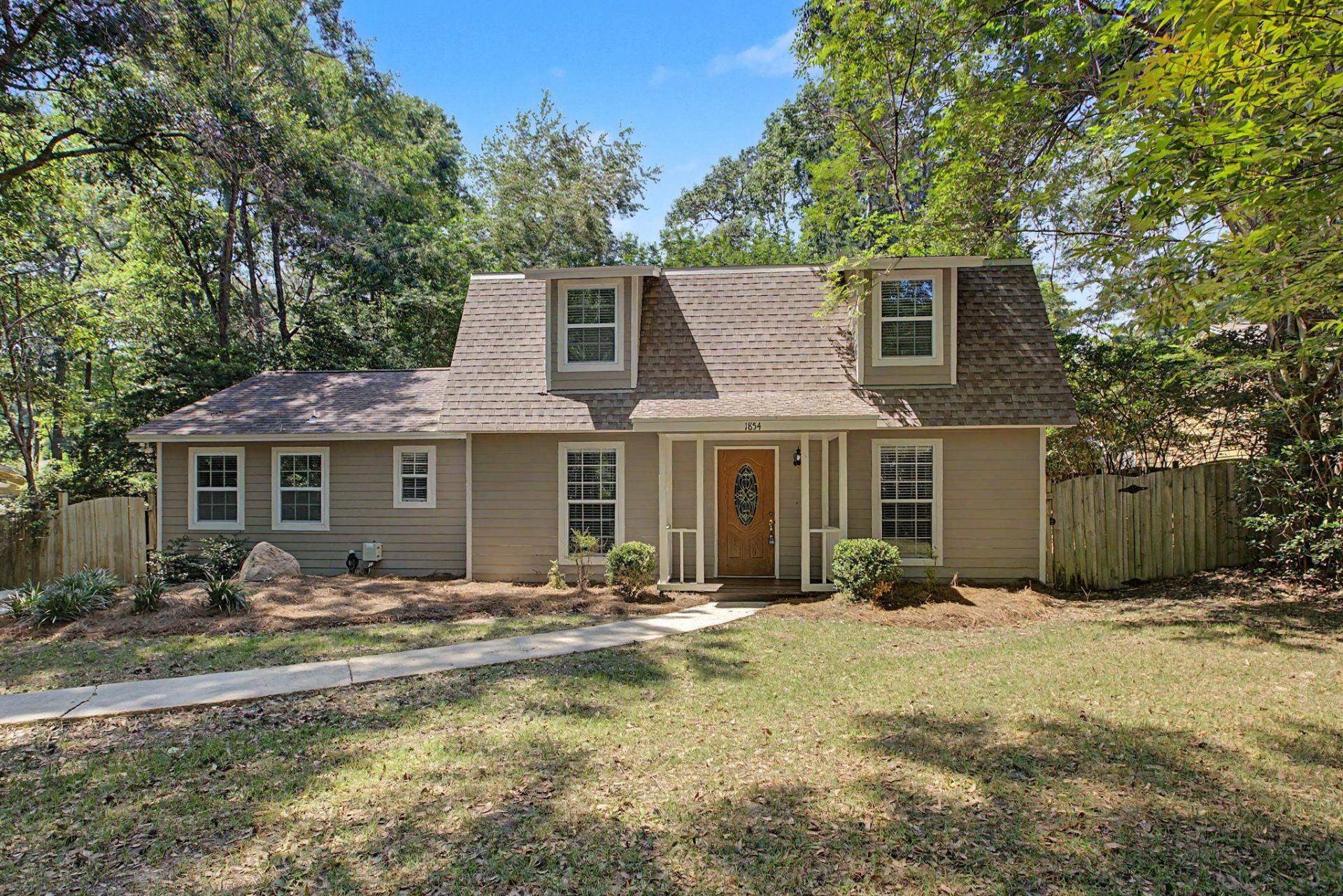 1854 Folkstone Road, Tallahassee, FL 32312 Main Photo