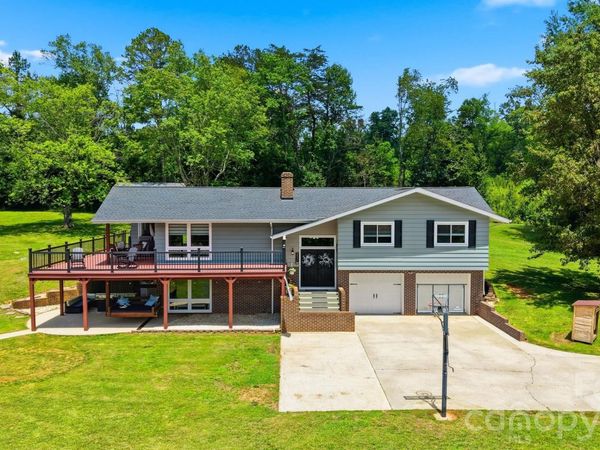 2411 Robertson Lane, Lenoir, NC 28645