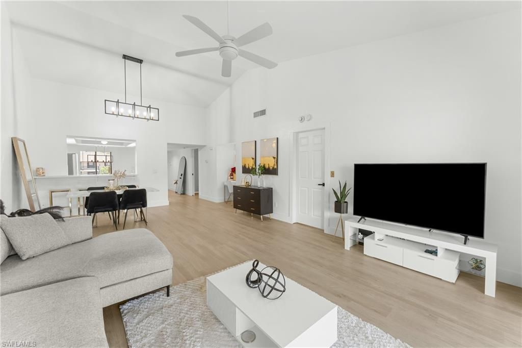 700 Misty Pines Cir, Unit 204, Naples, FL 34105 Photo