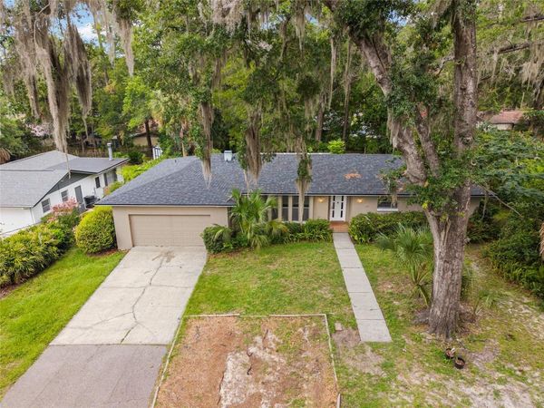 930 NW 37TH TERRACE , GAINESVILLE, FL 32605
