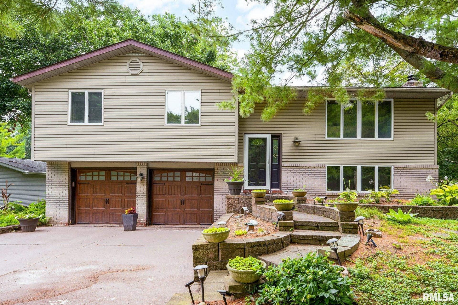 760 E Poplet Hollow Road, Peoria, IL 61615 Main Photo