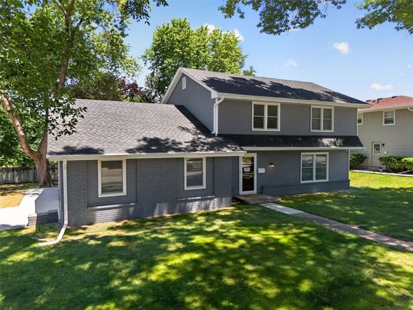 2115 Pleasant Street, West Des Moines, IA 50265