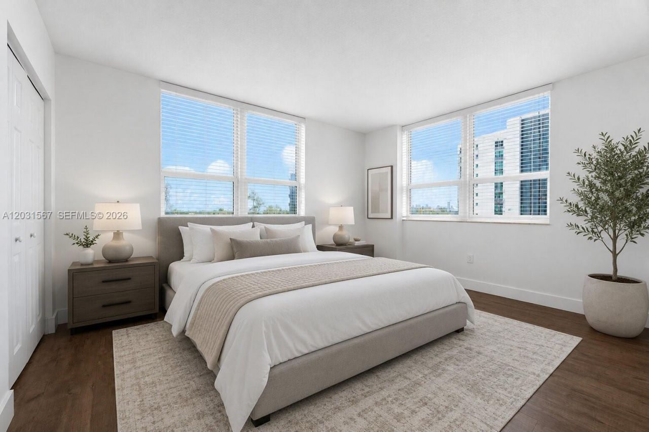 3232 SW 22nd Ter , Unit 802, Miami, FL 33145 Photo