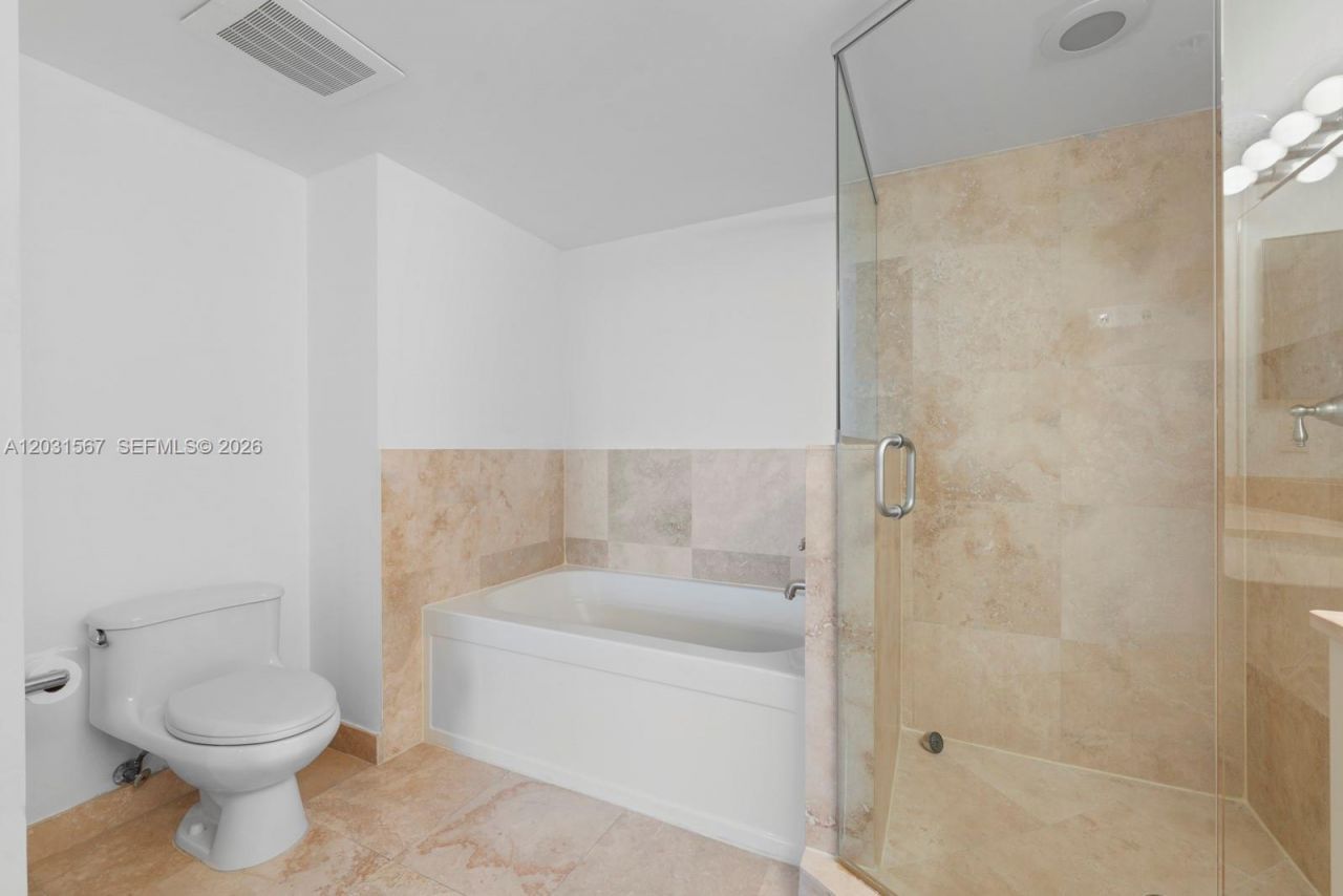 3232 SW 22nd Ter , Unit 802, Miami, FL 33145 Photo