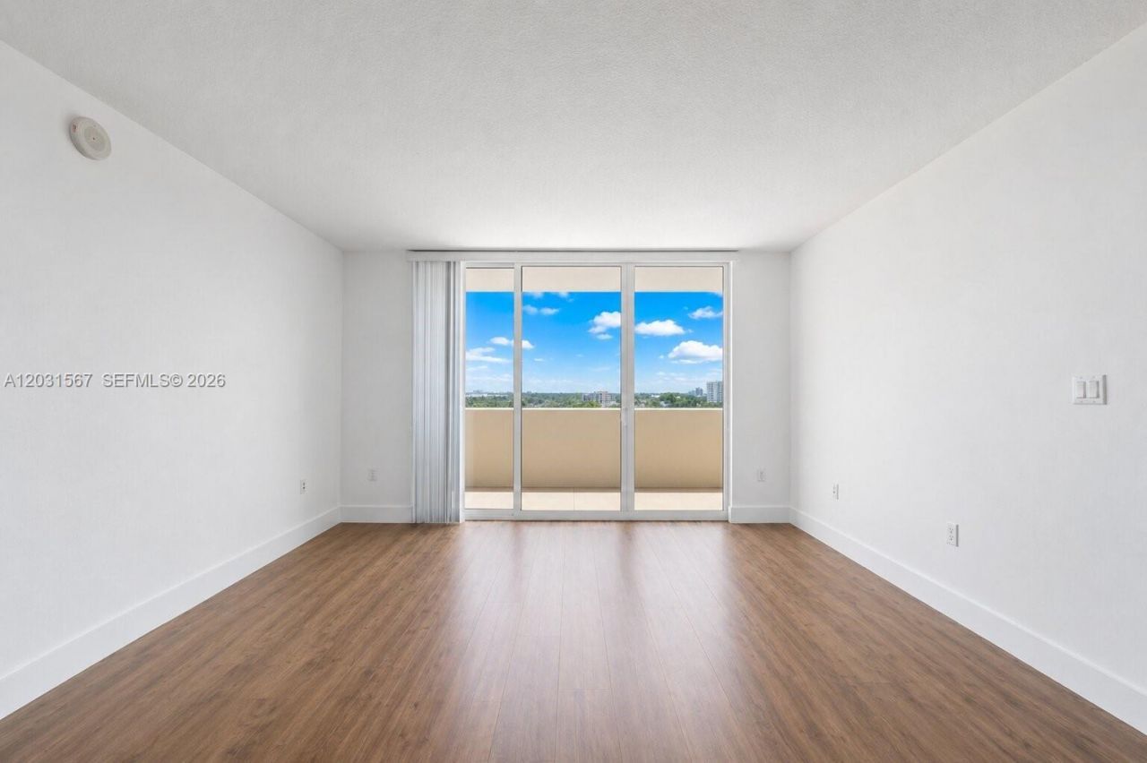 3232 SW 22nd Ter , Unit 802, Miami, FL 33145 Photo