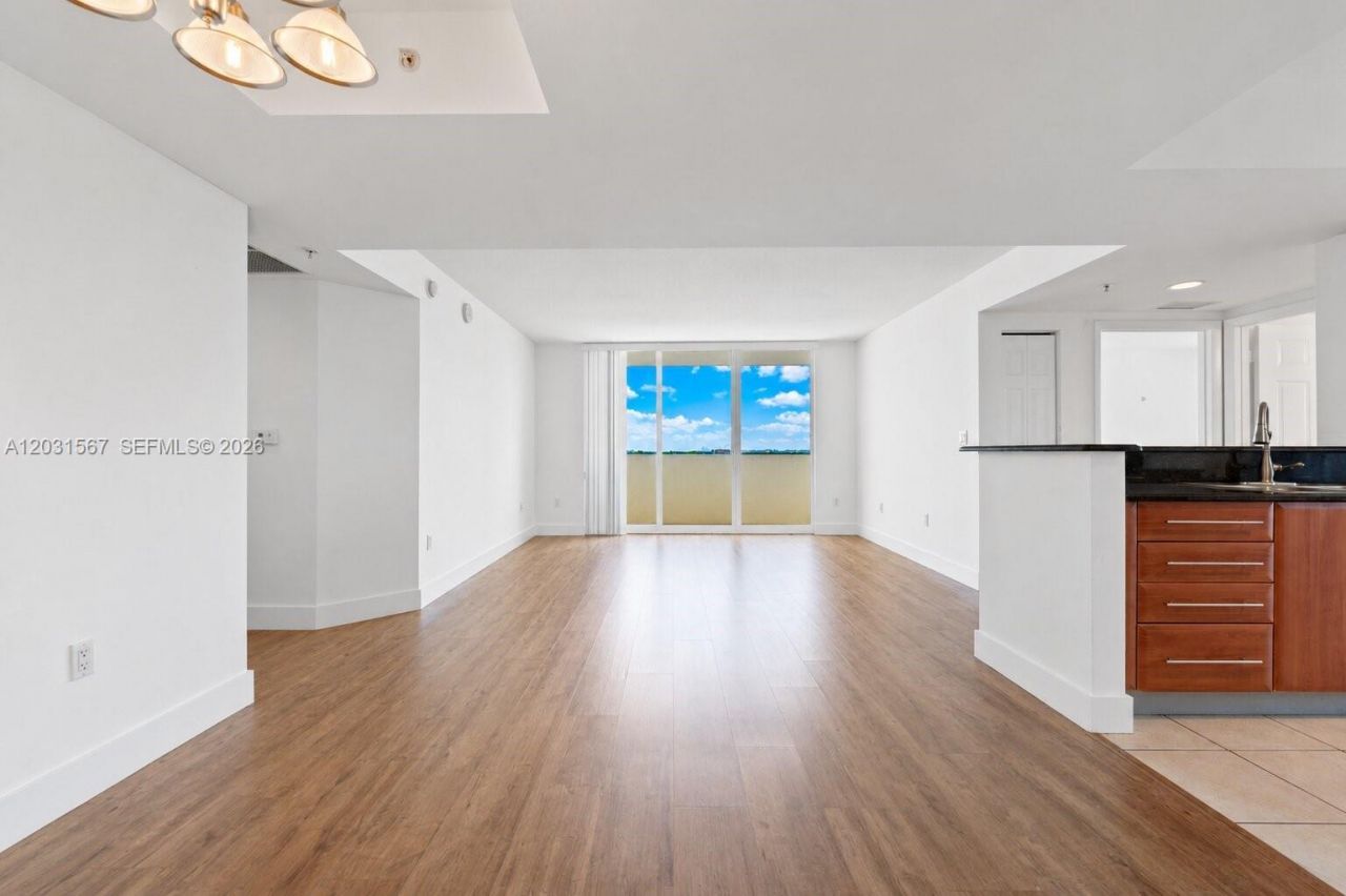 3232 SW 22nd Ter , Unit 802, Miami, FL 33145 Photo