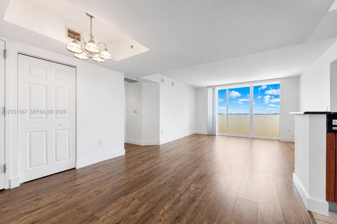 3232 SW 22nd Ter , Unit 802, Miami, FL 33145 Photo