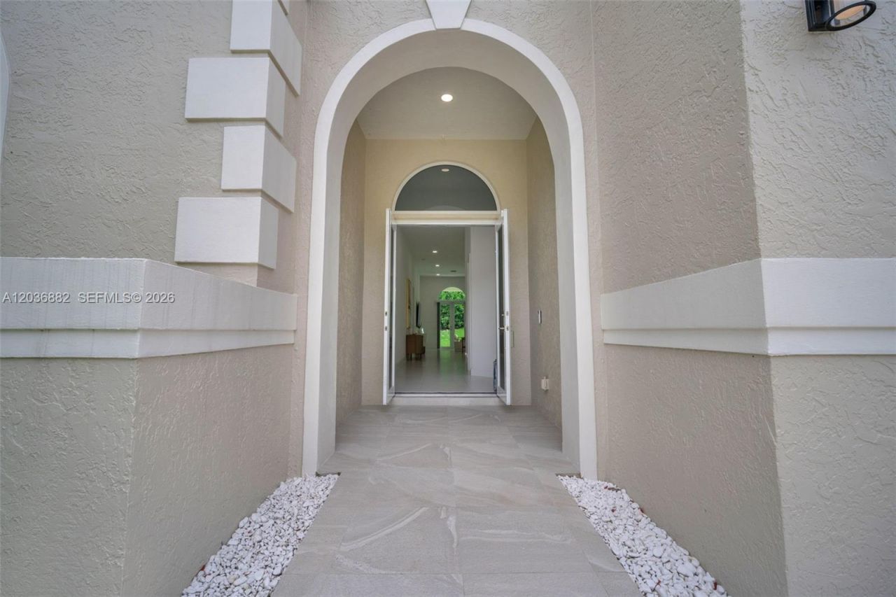 2163 Bay Ct, Weston, FL 33326 Photo
