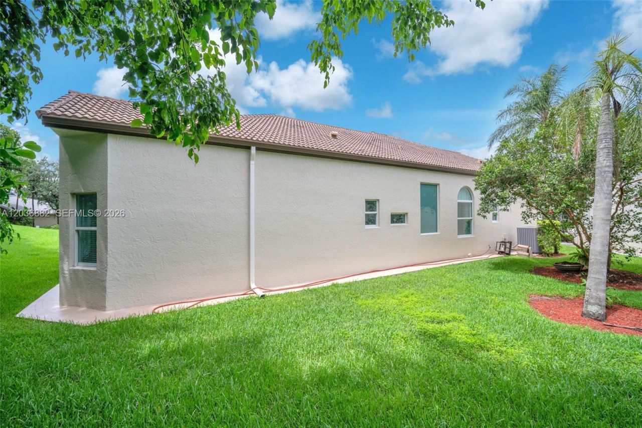 2163 Bay Ct, Weston, FL 33326 Photo