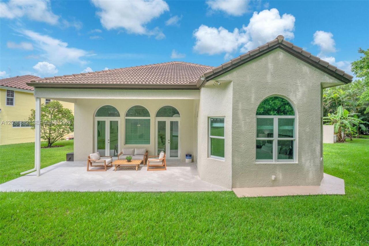 2163 Bay Ct, Weston, FL 33326 Photo