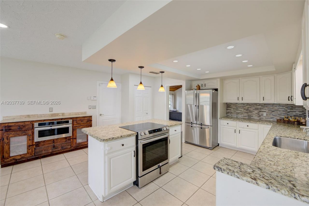 1300 NW 122 Ave, Plantation, FL 33323 Photo